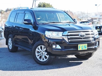 TOYOTA LAND CRUISER 200 - 3