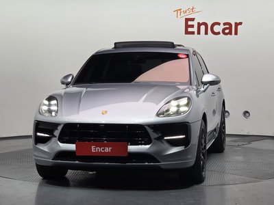 PORSCHE MACAN - 2