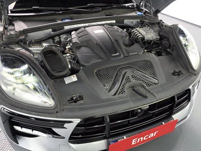 PORSCHE MACAN - 7