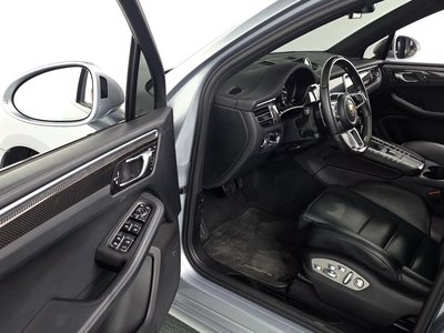 PORSCHE MACAN - 10