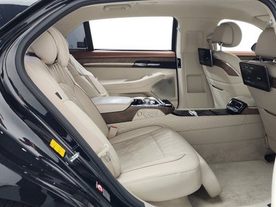 2019 Genesis G90 — миниатюра 17