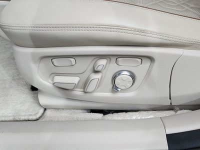 2019 Genesis G90 — миниатюра 31