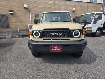 TOYOTA LAND CRUISER 70 - 6