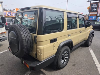TOYOTA LAND CRUISER 70 - 9