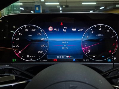 MERCEDES-BENZ E-CLASS - 8