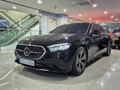 MERCEDES-BENZ E-CLASS - 1