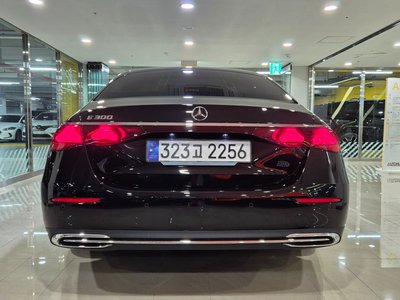 MERCEDES-BENZ E-CLASS - 3