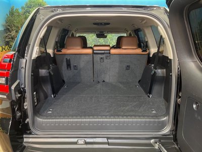 2022 Toyota LAND CRUISER PRADO — миниатюра 11
