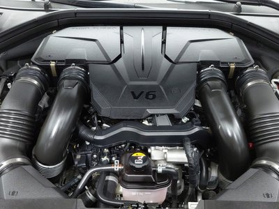 صورة 9 لـ 2021 Genesis GV70