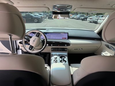 2026 Genesis GV70 thumbnail 12