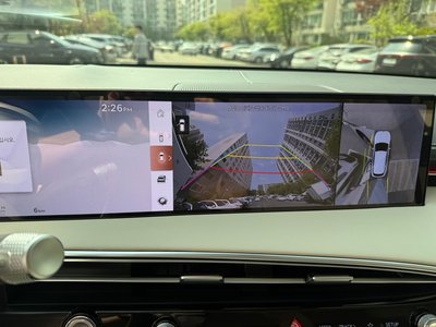 2026 Genesis GV70 thumbnail 11