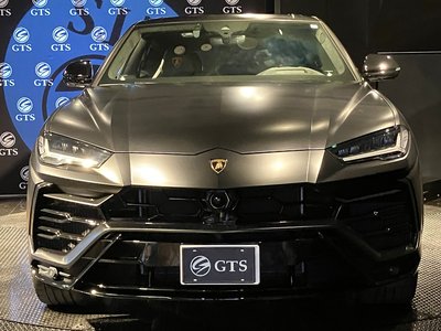 LAMBORGHINI URUS - 4