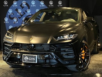 LAMBORGHINI URUS - 1