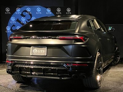 LAMBORGHINI URUS - 2