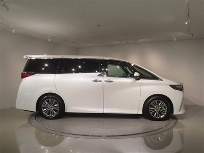 2024 Toyota ALPHARD photo 4