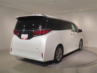2024 Toyota ALPHARD photo 3