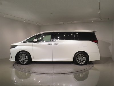 2024 Toyota ALPHARD photo 2