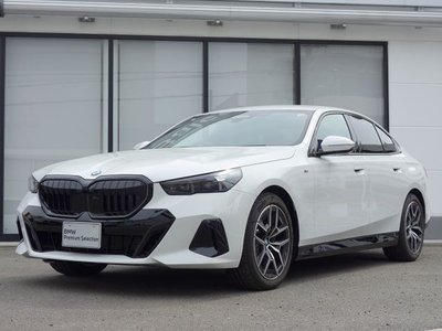 BMW 5 SERIES - 1