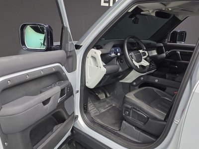 LAND ROVER DEFENDER - 10