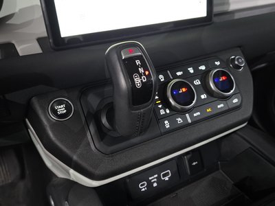 LAND ROVER DEFENDER - 9