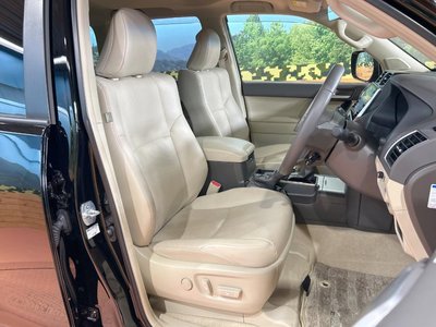 TOYOTA LAND CRUISER PRADO - 8