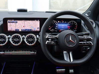 2025 Mercedes-BENZ GLA — миниатюра 32