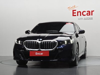 2024 BMW 5 SERIES 照片 2