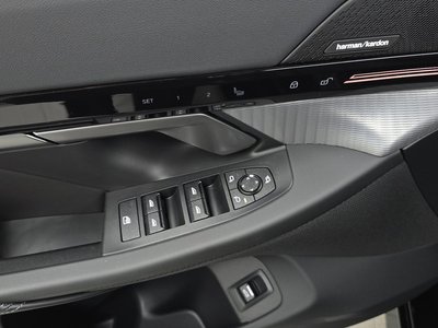 2024 BMW 5 SERIES — миниатюра 24