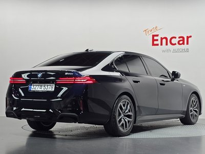 2024 BMW 5 SERIES 照片 3