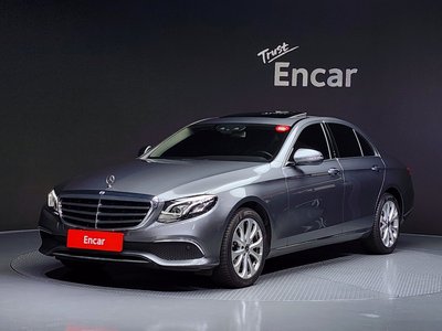 MERCEDES-BENZ E-CLASS - 1