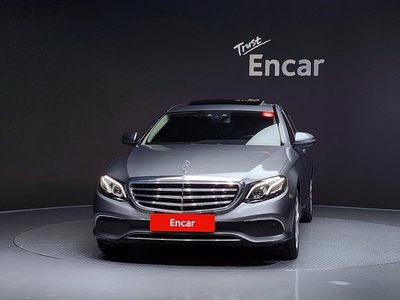 MERCEDES-BENZ E-CLASS - 2