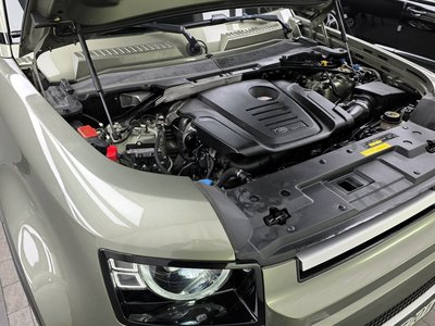 LAND ROVER DEFENDER - 7