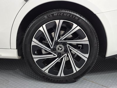 MERCEDES-BENZ E-CLASS - 8
