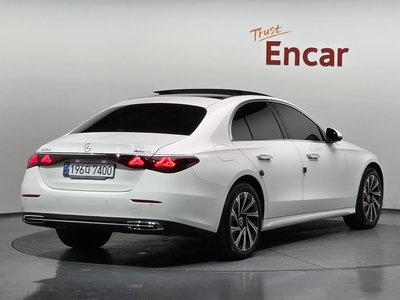 MERCEDES-BENZ E-CLASS - 4