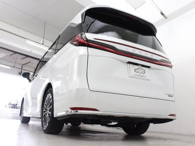 صورة 10 لـ 2025 Lexus LM