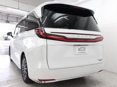 صورة 9 لـ 2025 Lexus LM