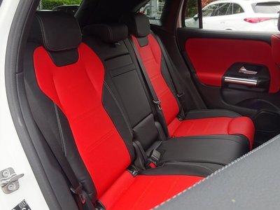 MERCEDES-BENZ GLA - 9