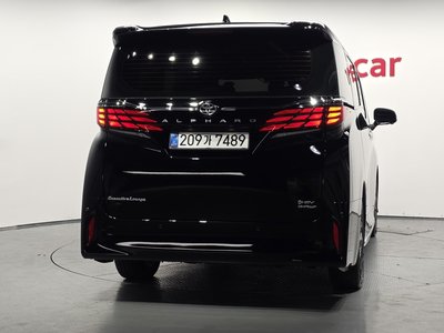 TOYOTA ALPHARD - 4