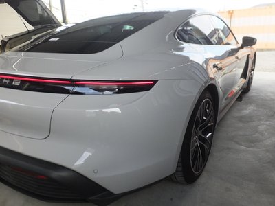 صورة 12 لـ 2024 Porsche TAYCAN