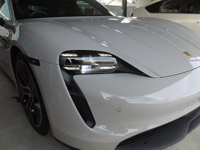 صورة 16 لـ 2024 Porsche TAYCAN