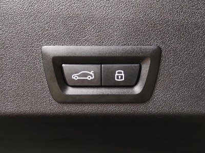 2025 BMW XM 缩略图 80