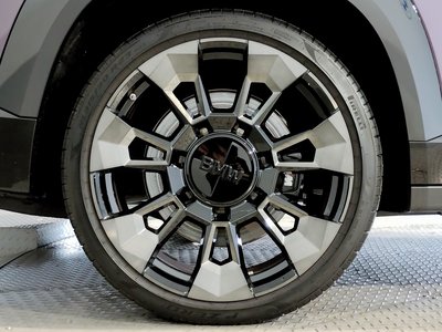2025 BMW XM 缩略图 15