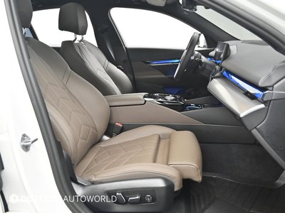 2025 BMW 5 SERIES 照片 10