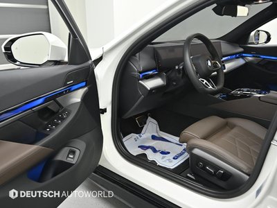 2025 BMW 5 SERIES thumbnail 11
