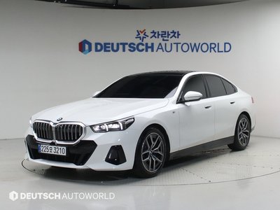 2025 BMW 5 SERIES 照片 1