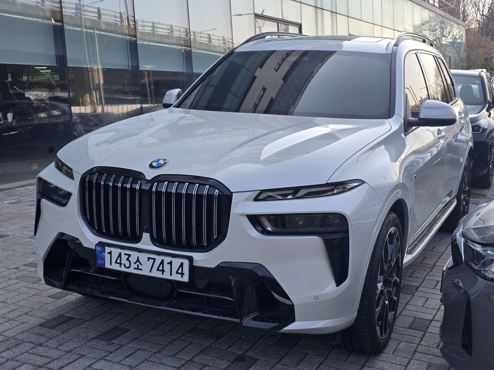 BMW X7 - View 1