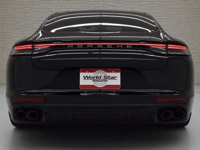 PORSCHE PANAMERA - 8