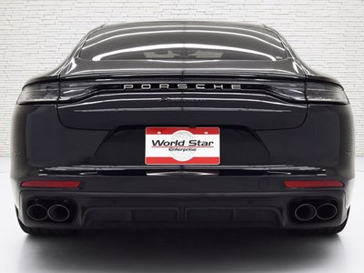 PORSCHE PANAMERA - 4