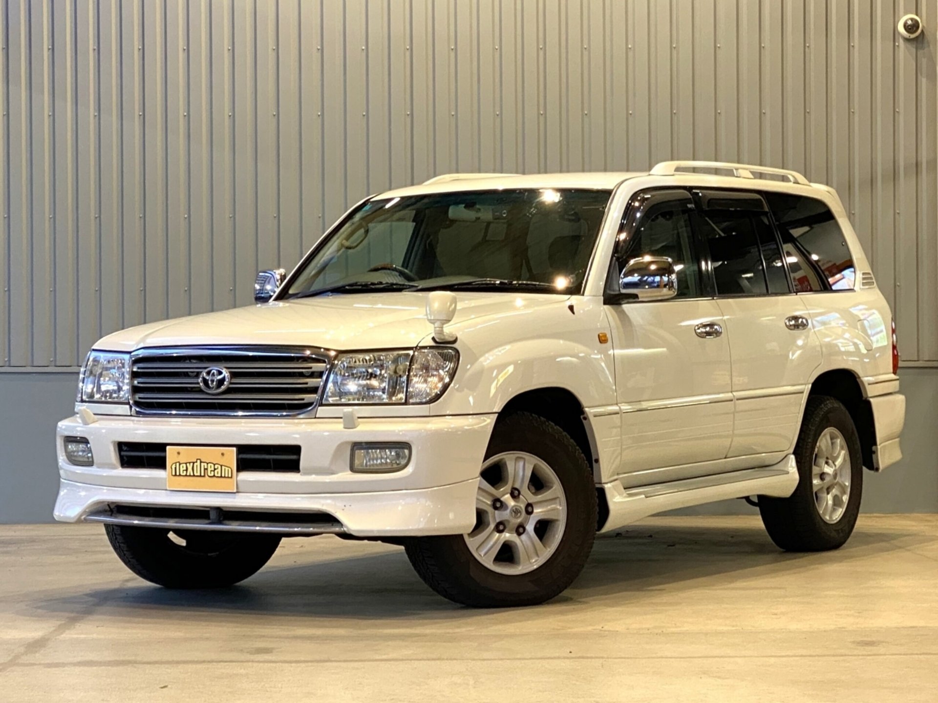 TOYOTA LAND CRUISER 100 - View 1