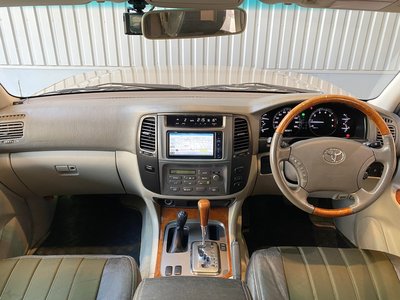 TOYOTA LAND CRUISER 100 - 4